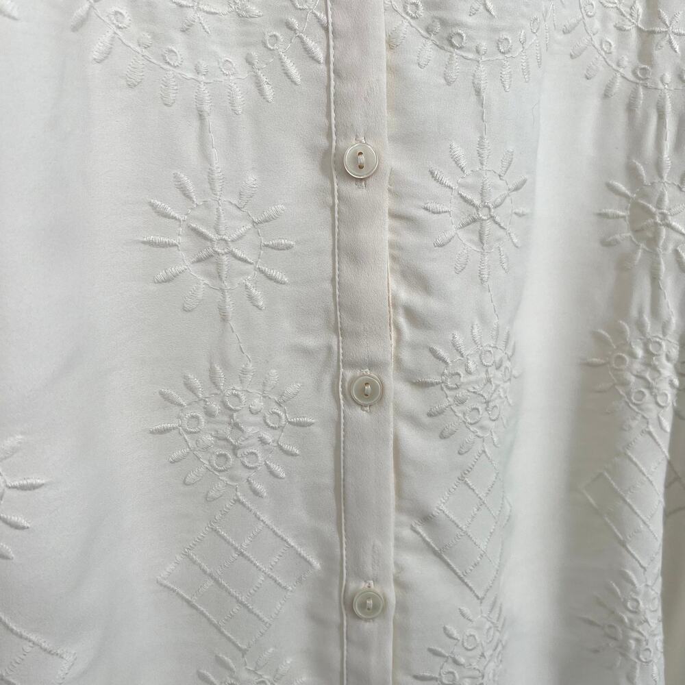 NEW NWT Chicos Embroidered White Long Sleeve Blouse Shirt Top Slightly Sheer - Picture 6 of 11